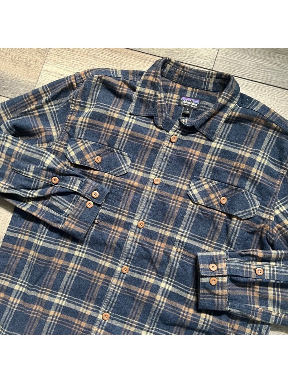 Patagonia Men's L Fjord Flannel Plaid Button Down Organic Cotton Shirt Blue Tan